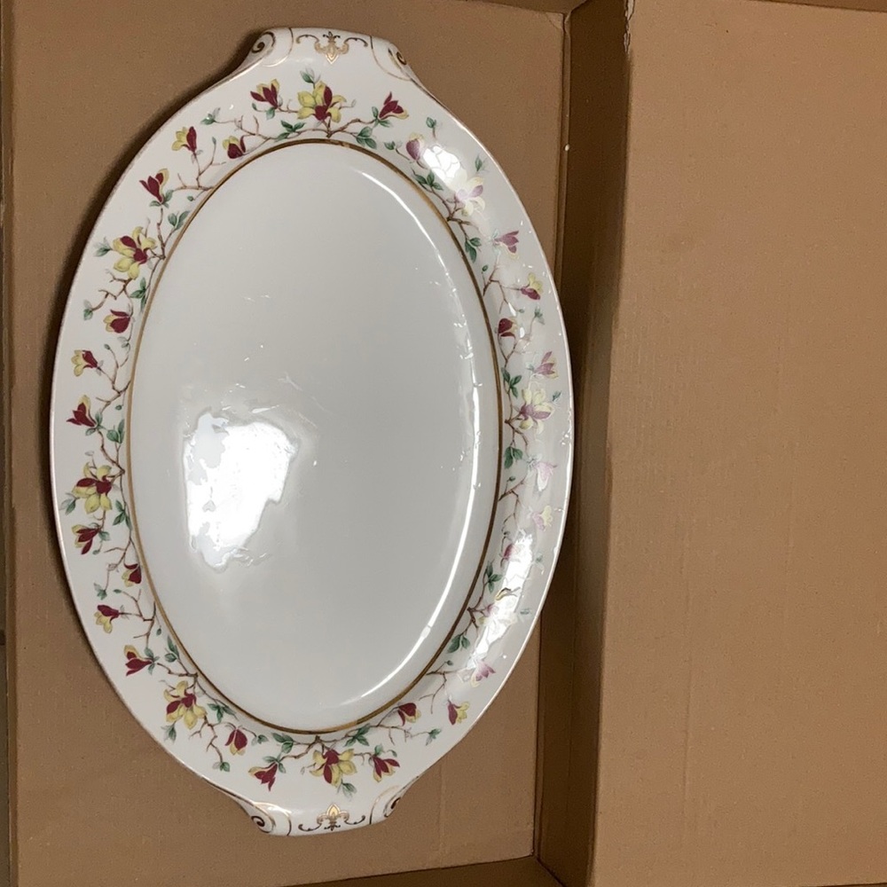 17" Oval Serving Platter in the Encanto #422 dinnerwar